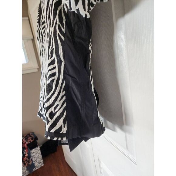 Chico's Zebra Print Blazer - Picture 4 of 9